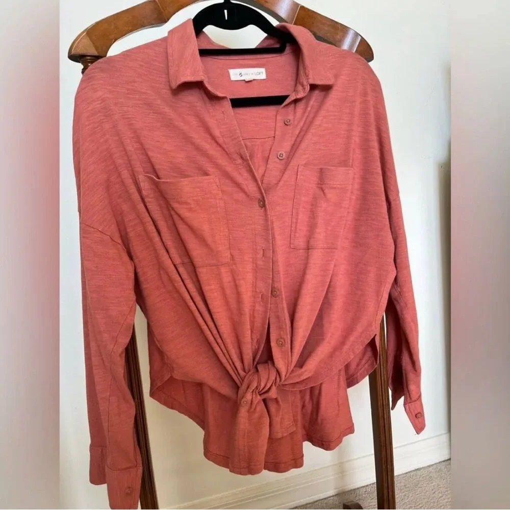 Lou & Grey Coral Button Down Tie Front Sz M Loft - Picture 3 of 6